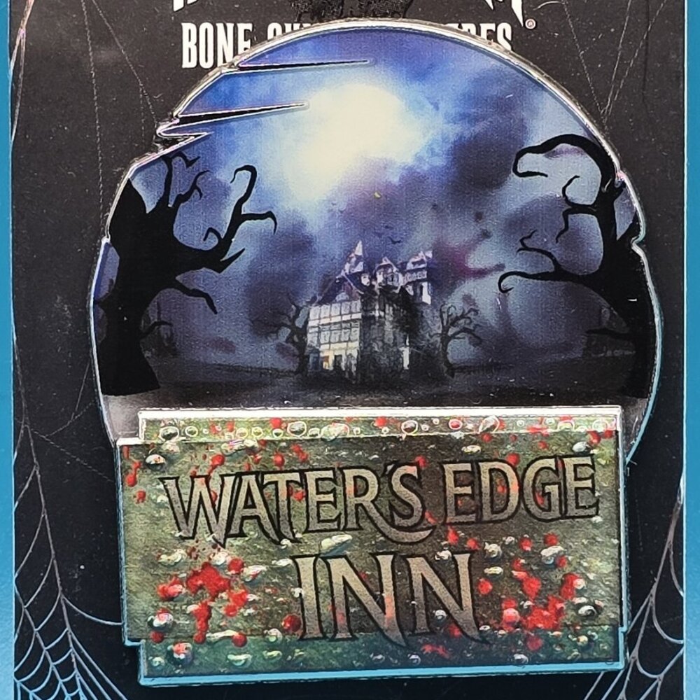 SeaWorld Busch Gardens Howl-O-Scream Waters Edge Inn Trading Pin